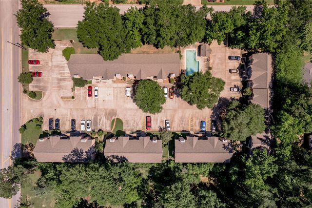 2401 Sycamore Avenue E6, Huntsville, TX 77340