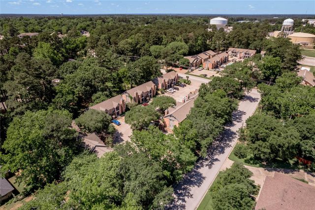 2401 Sycamore Avenue E6, Huntsville, TX 77340