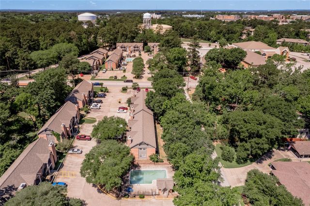 2401 Sycamore Avenue E6, Huntsville, TX 77340