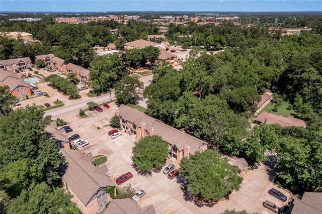 2401 Sycamore Avenue E6, Huntsville, TX 77340