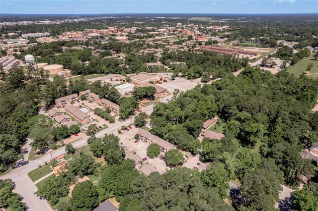 2401 Sycamore Avenue E6, Huntsville, TX 77340