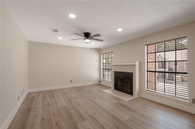 2401 Sycamore Avenue E6, Huntsville, TX 77340