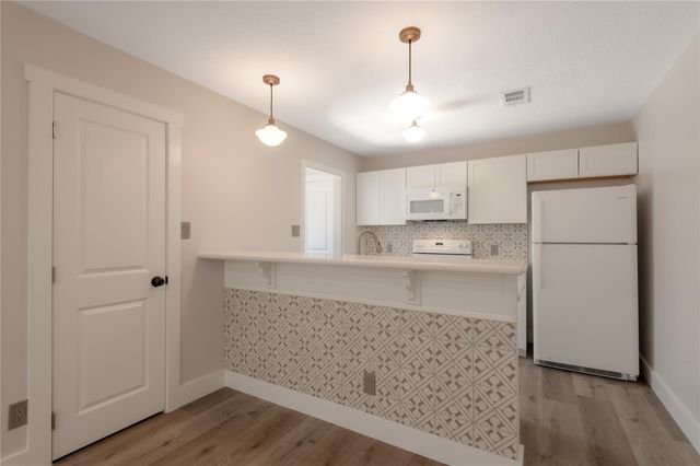 2401 Sycamore Avenue E6, Huntsville, TX 77340