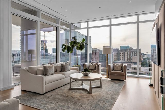 1747 Leonard Street 1402, Dallas, TX 75201