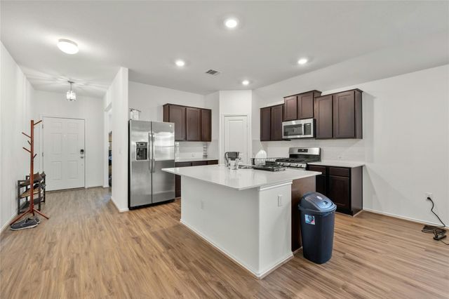11813 Roscommon TRL, Austin, TX 78754