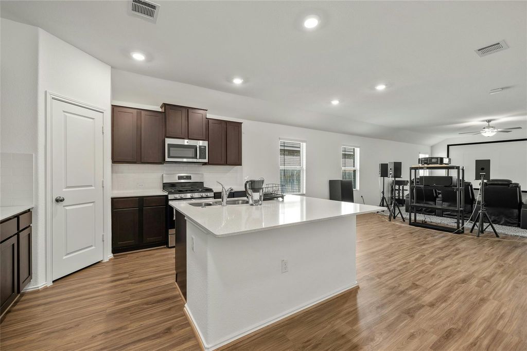 11813 Roscommon TRL, Austin, TX 78754