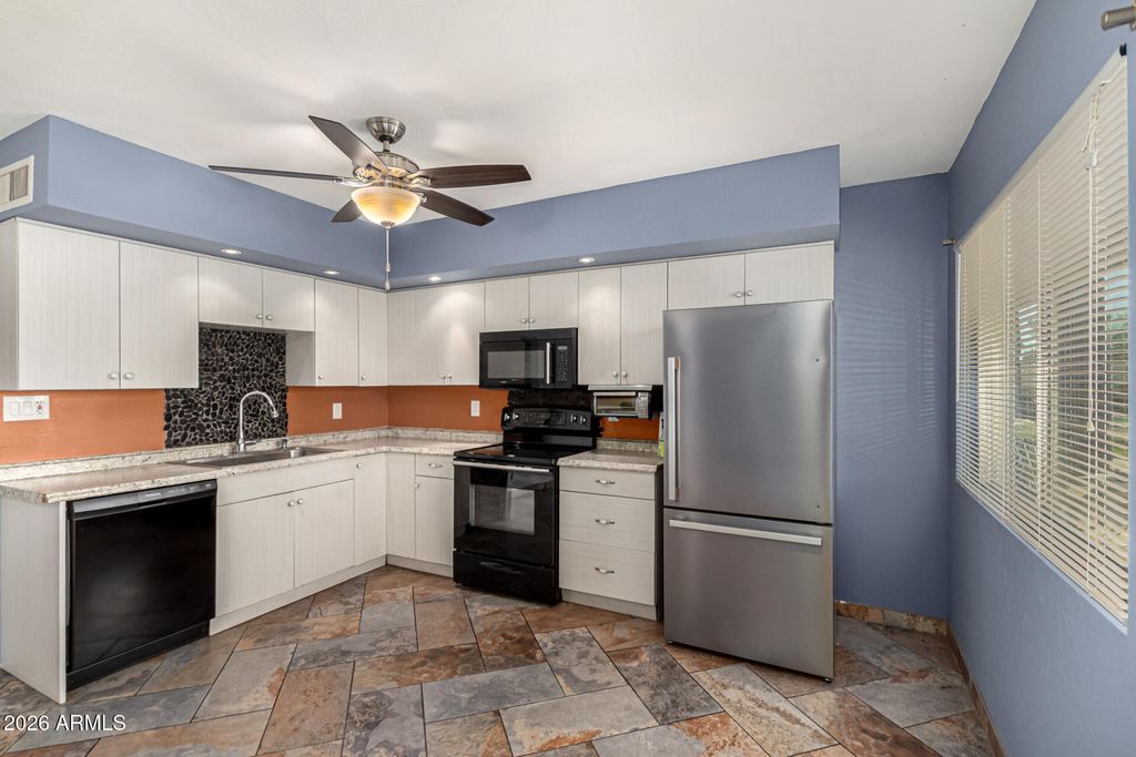 1441 E MARYLAND Avenue 5, Phoenix, AZ 85014 — photo 2