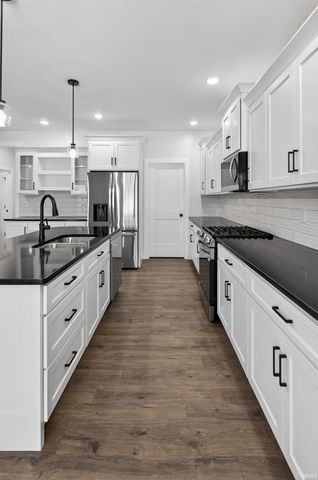 6021 Glencrest Court, Newburgh, IN 47630