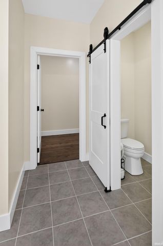 6021 Glencrest Court, Newburgh, IN 47630