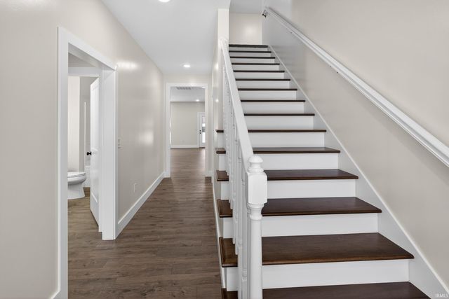 6021 Glencrest Court, Newburgh, IN 47630