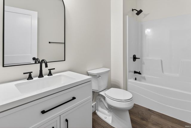 6021 Glencrest Court, Newburgh, IN 47630