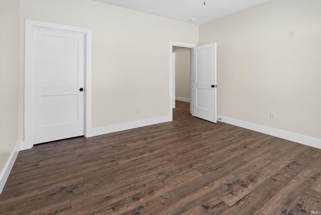 6021 Glencrest Court, Newburgh, IN 47630