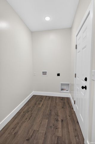 6021 Glencrest Court, Newburgh, IN 47630