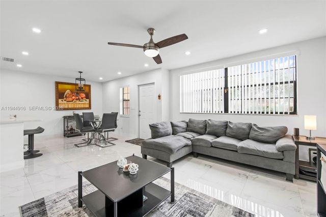 2860 Coral Springs Dr 2860, Coral Springs, FL 33065