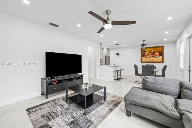 2860 Coral Springs Dr 2860, Coral Springs, FL 33065