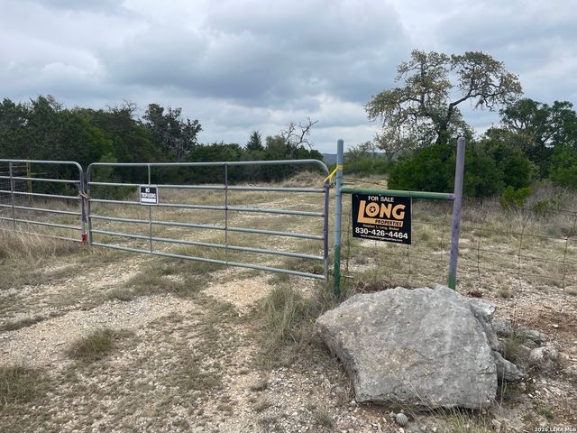 000 Private Road 2410, Hondo, TX 78861