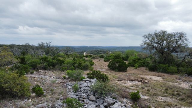 000 Private Road 2410, Hondo, TX 78861