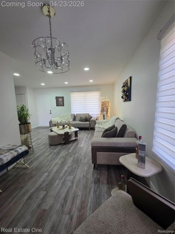 2898 Roundtree Drive, Troy, MI 48083