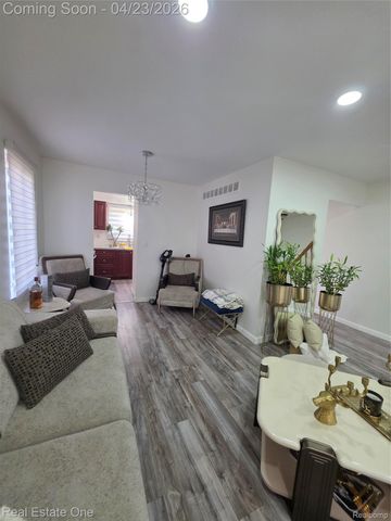 2898 Roundtree Drive, Troy, MI 48083