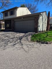 2898 Roundtree Drive, Troy, MI 48083