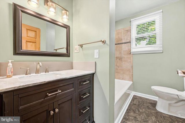 218 N SYLVANIA AVE, Jenkintown, PA 19046