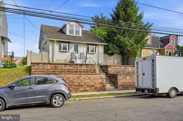 218 N SYLVANIA AVE, Jenkintown, PA 19046