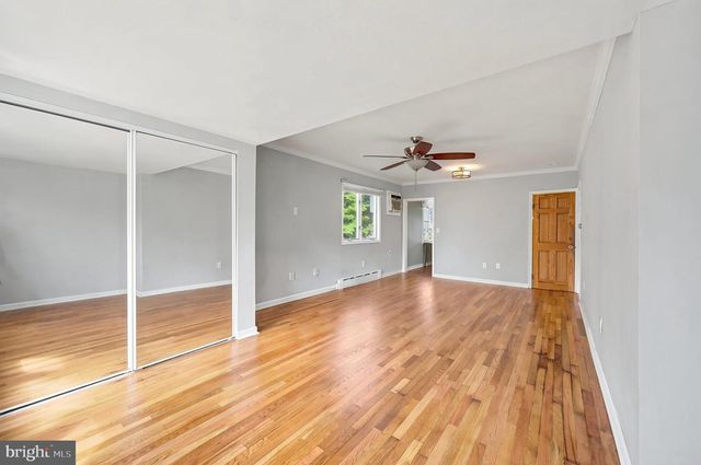 218 N SYLVANIA AVE, Jenkintown, PA 19046