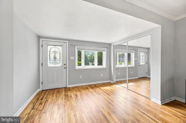 218 N SYLVANIA AVE, Jenkintown, PA 19046