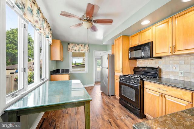 218 N SYLVANIA AVE, Jenkintown, PA 19046