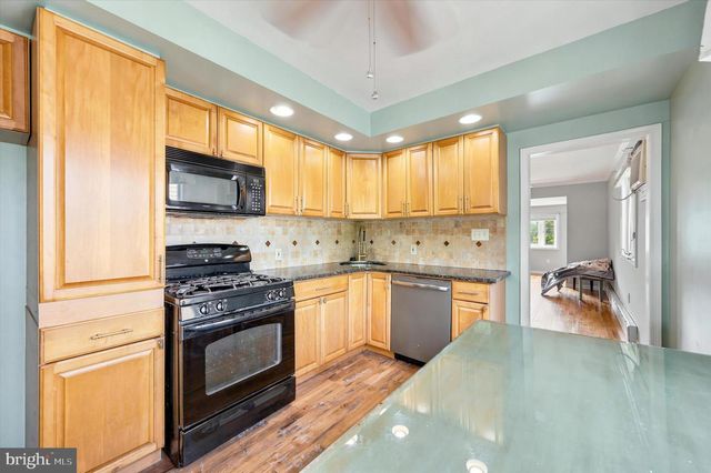 218 N SYLVANIA AVE, Jenkintown, PA 19046