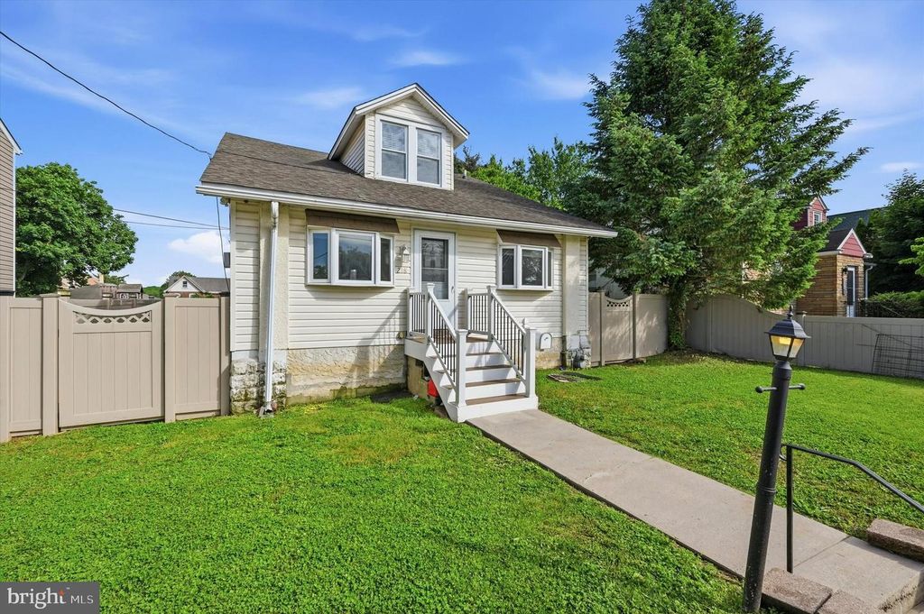 218 N SYLVANIA AVE, Jenkintown, PA 19046