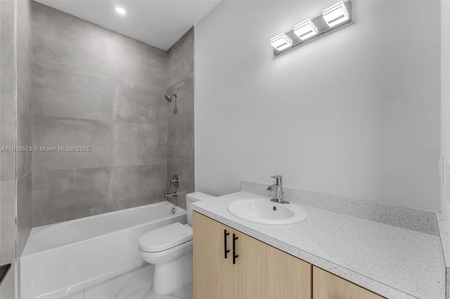 12395 SW 220 ST, Miami, FL 33170