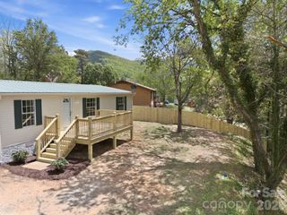 39 Upper Moffitt Road, Asheville, NC 28805