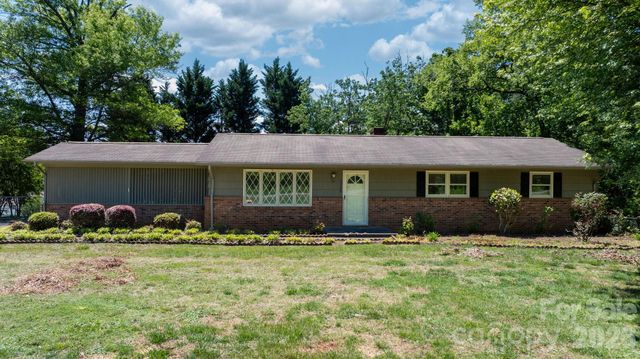 1328 Amherst Road, Morganton, NC 28655