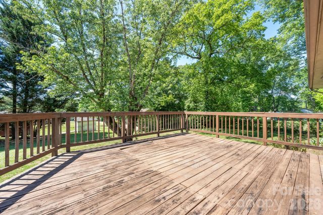 1328 Amherst Road, Morganton, NC 28655