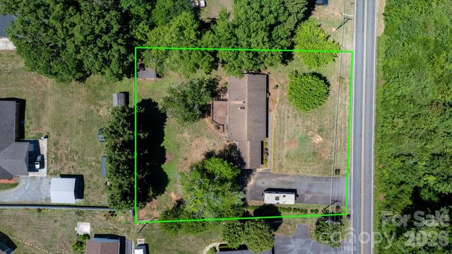 1328 Amherst Road, Morganton, NC 28655