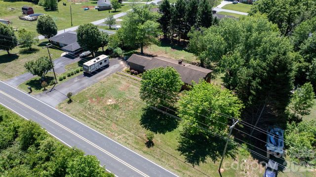 1328 Amherst Road, Morganton, NC 28655