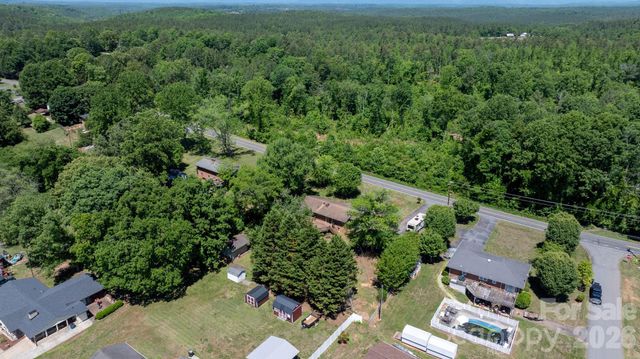 1328 Amherst Road, Morganton, NC 28655