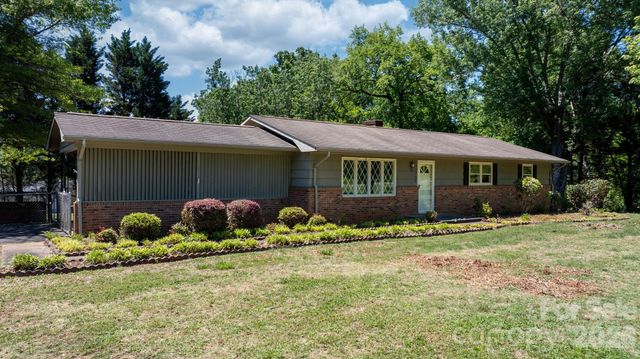 1328 Amherst Road, Morganton, NC 28655