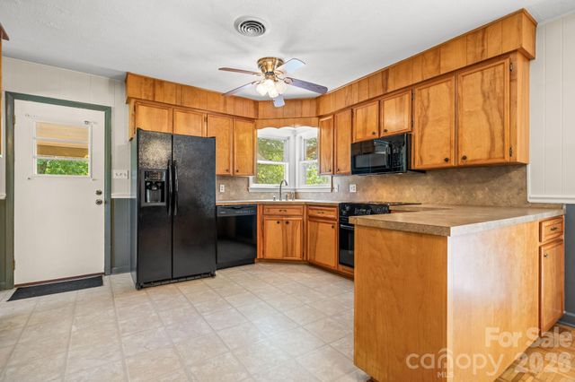 1328 Amherst Road, Morganton, NC 28655