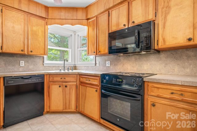 1328 Amherst Road, Morganton, NC 28655