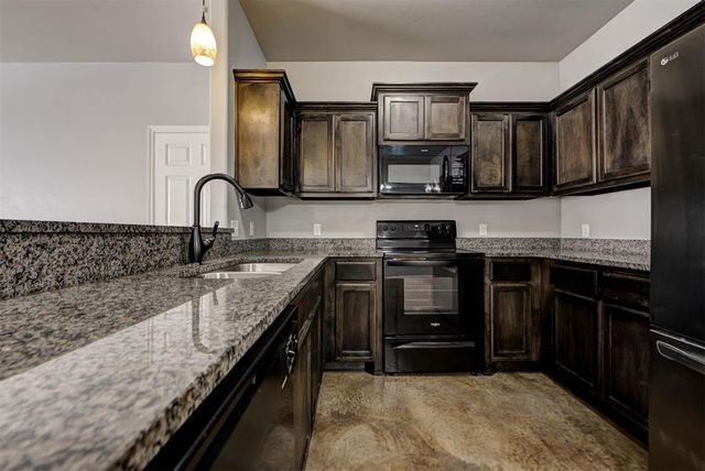 1852 Cypress Lane, El Reno, OK 73036
