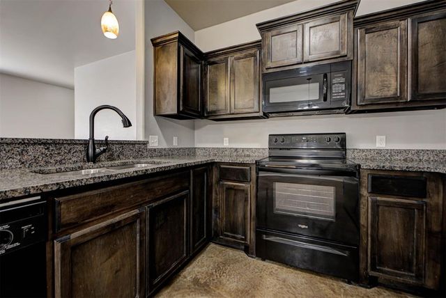 1852 Cypress Lane, El Reno, OK 73036