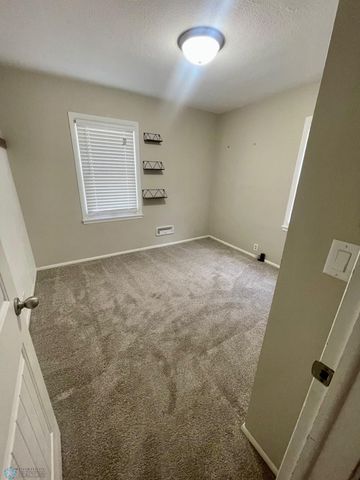 1509 14th Street S, Fargo, ND 58103