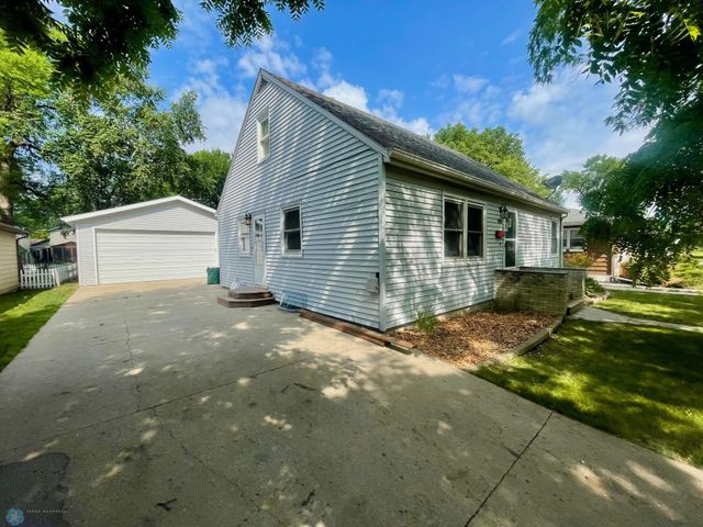1509 14th Street S, Fargo, ND 58103