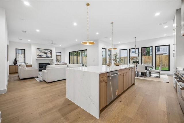 1501 Bonnie Brae Street, Houston, TX 77006