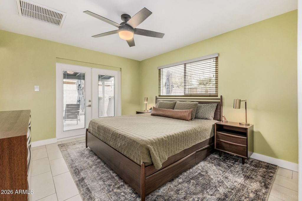 Image 12 of property listing at 8336 E Montecito Avenue, Scottsdale, AZ 85251