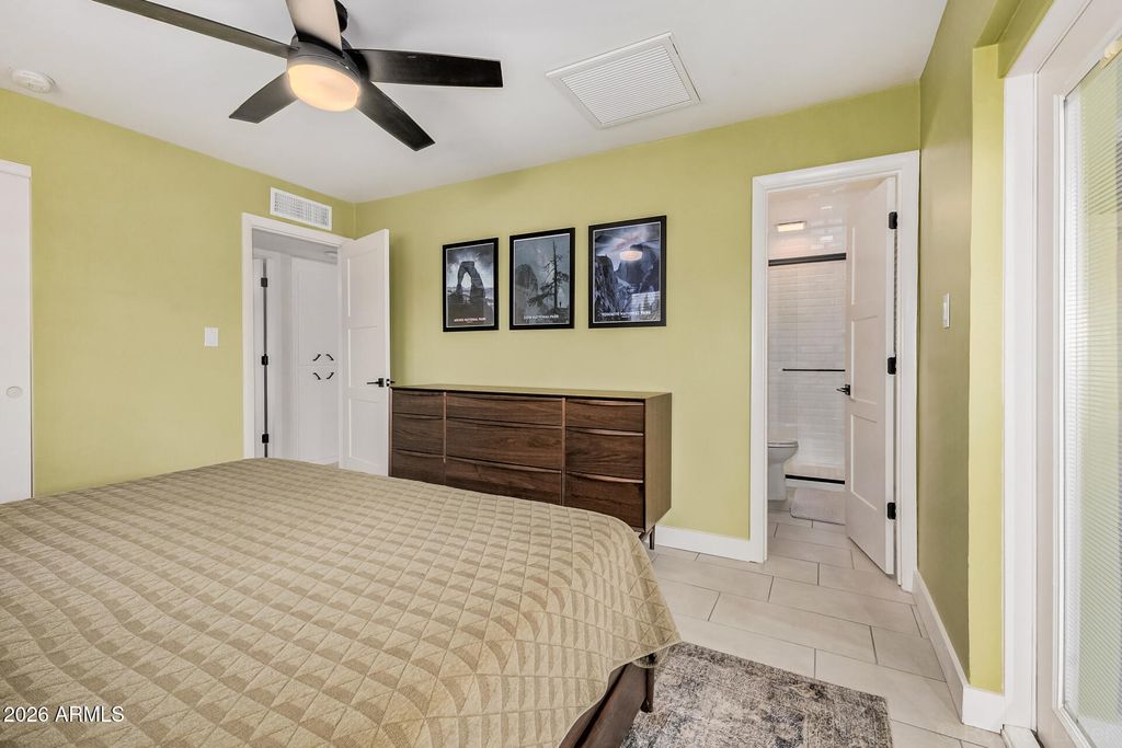 Image 15 of property listing at 8336 E Montecito Avenue, Scottsdale, AZ 85251