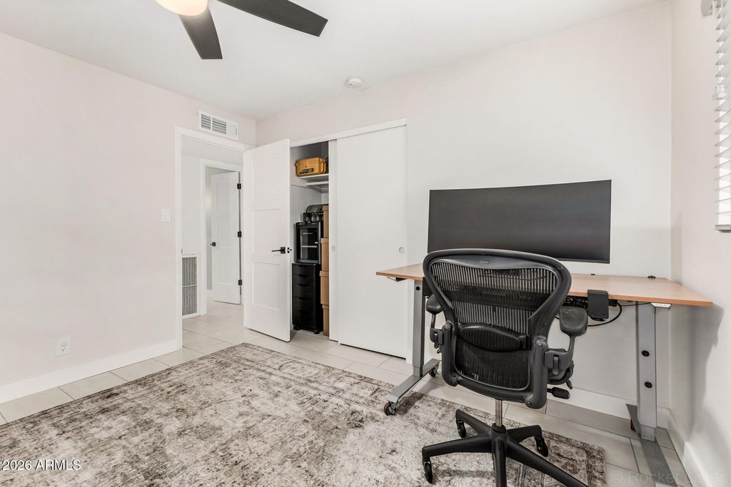 Image 20 of property listing at 8336 E Montecito Avenue, Scottsdale, AZ 85251