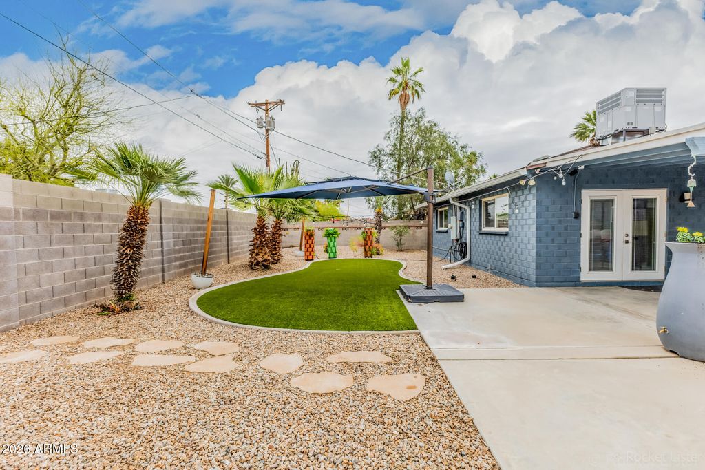 Image 25 of property listing at 8336 E Montecito Avenue, Scottsdale, AZ 85251